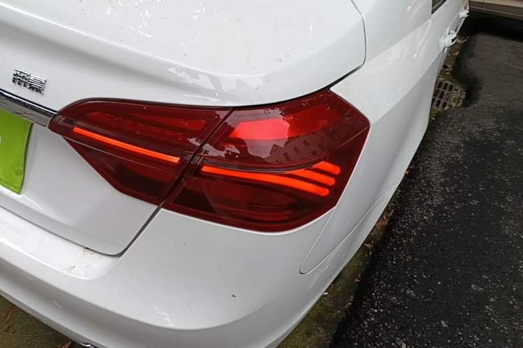 Used Geely Auto Emgrand 2018 1.5L CVT Upward Connect Edition Right Rear Taillight