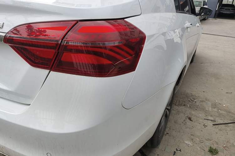 Used Geely Auto Emgrand 2018 1.5L CVT Upward Connect Edition Right Rear Taillight
