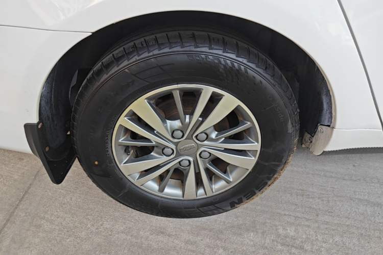 Used Geely Auto Emgrand 2018 1.5L Manual Luxury Model Right Rear Wheel Hub