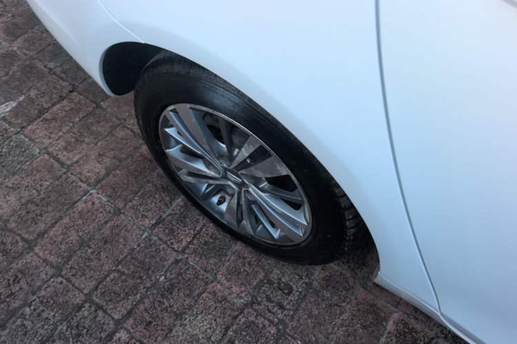 Used Geely Auto Emgrand 2018 1.5L Manual Upward Connect Edition Right Rear Wheel Hub