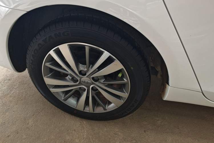 Used Geely Auto Emgrand 2018 1.5L Manual Upward Connect Edition Right Rear Wheel Hub