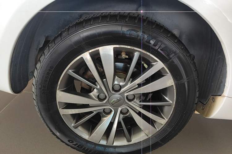 Used Geely Auto Emgrand 2018 1.5L Manual Upward Connect Edition Right Rear Wheel Hub