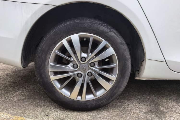 Used Geely Auto Emgrand 2018 1.5L Manual Upward Connect Edition Right Rear Wheel Hub