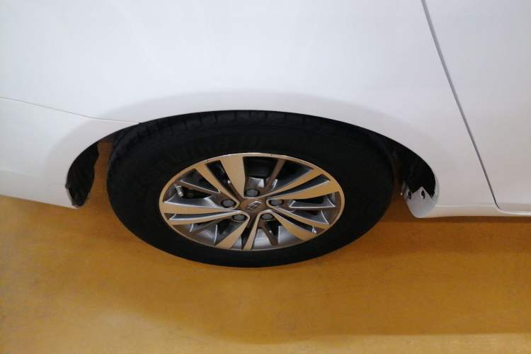 Used Geely Auto Emgrand 2018 1.5L CVT Luxury Model Right Rear Wheel Hub