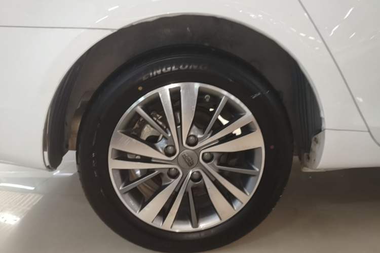 Used Geely Auto Emgrand 2018 1.5L CVT Upward Connect Edition Right Rear Wheel Hub