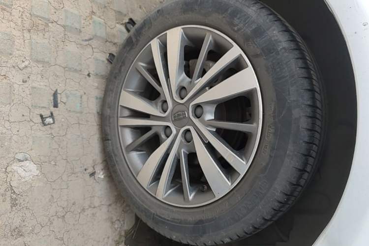 Used Geely Auto Emgrand 2018 1.5L CVT Upward Connect Edition Right Rear Wheel Hub