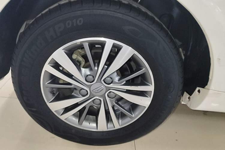 Used Geely Auto Emgrand 2018 1.5L Manual Luxury Model Right Rear Wheel Hub