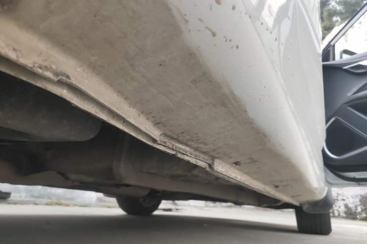 Used Geely Auto Emgrand 2018 1.5L CVT Upward Connect Edition Right Side Sill
