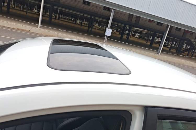 Used Geely Auto Emgrand 2018 1.5L Manual Upward Connect Edition Roof