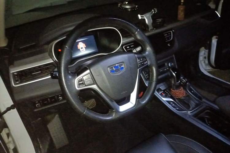 Used Geely Auto Emgrand 2018 1.5L CVT Upward Connect Edition Steering Wheel
