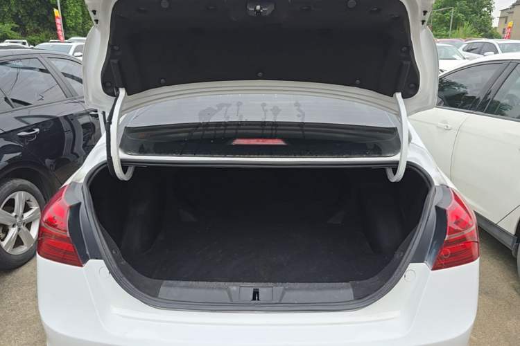 Used Geely Auto Emgrand 2018 1.5L CVT Upward Connect Edition Trunk