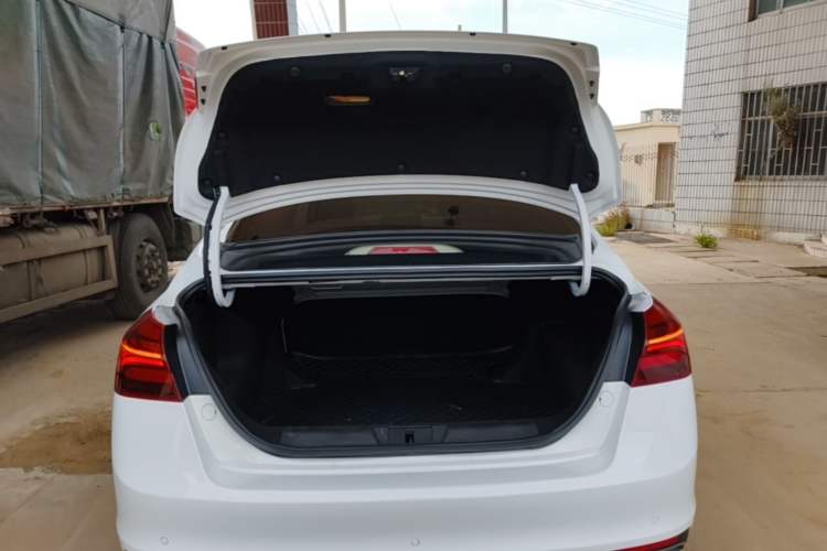 Used Geely Auto Emgrand 2018 1.5L Manual Luxury Model Trunk