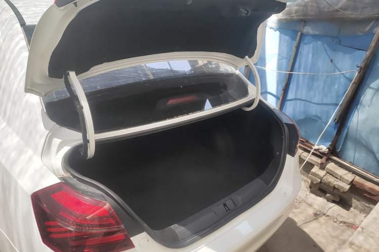 Used Geely Auto Emgrand 2018 1.5L CVT Upward Connect Edition Trunk