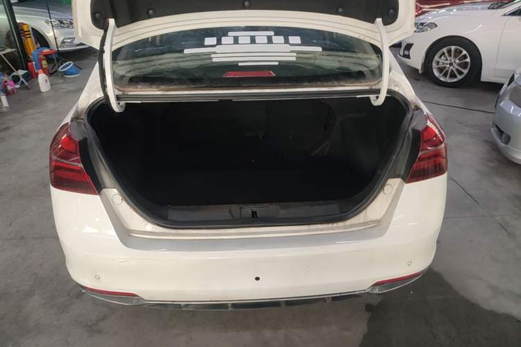 Used Geely Auto Emgrand 2018 1.5L CVT Upward Connect Edition Trunk