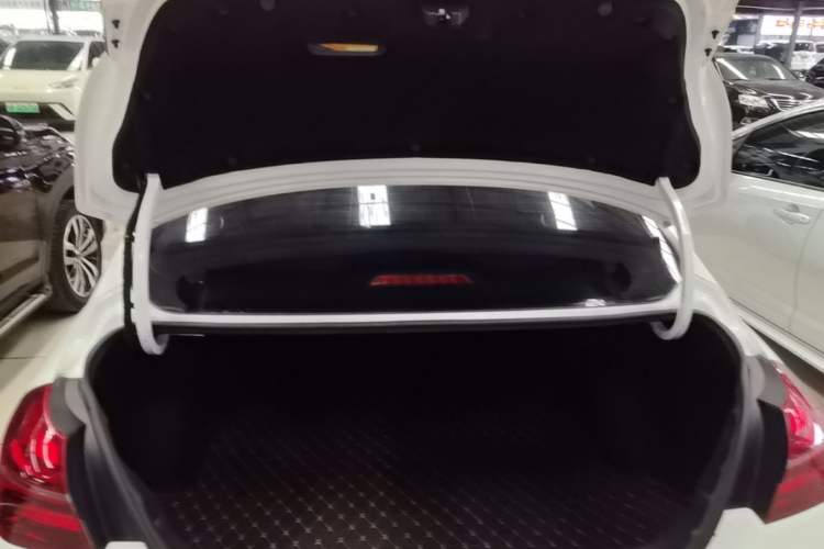 Used Geely Auto Emgrand 2018 1.5L CVT Upward Connect Edition Trunk