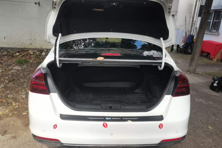 Used Geely Auto Emgrand 2018 1.5L CVT Upward Connect Edition Trunk