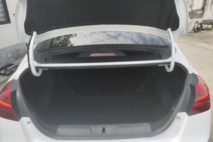 Used Geely Auto Emgrand 2018 1.5L CVT Upward Connect Edition Trunk