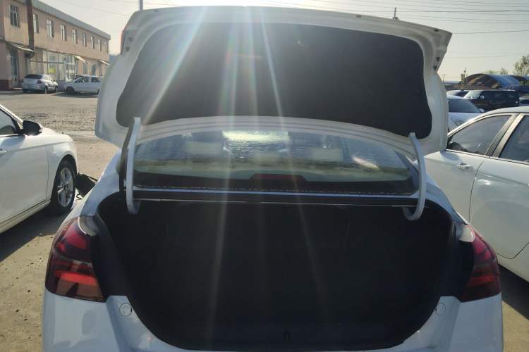 Used Geely Auto Emgrand 2018 1.5L Manual Luxury Model Trunk