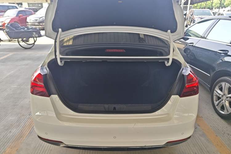Used Geely Auto Emgrand 2018 1.5L CVT Upward Connect Edition Trunk