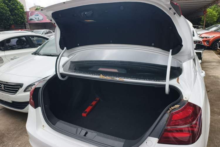 Used Geely Auto Emgrand 2018 1.5L CVT Upward Connect Edition Trunk