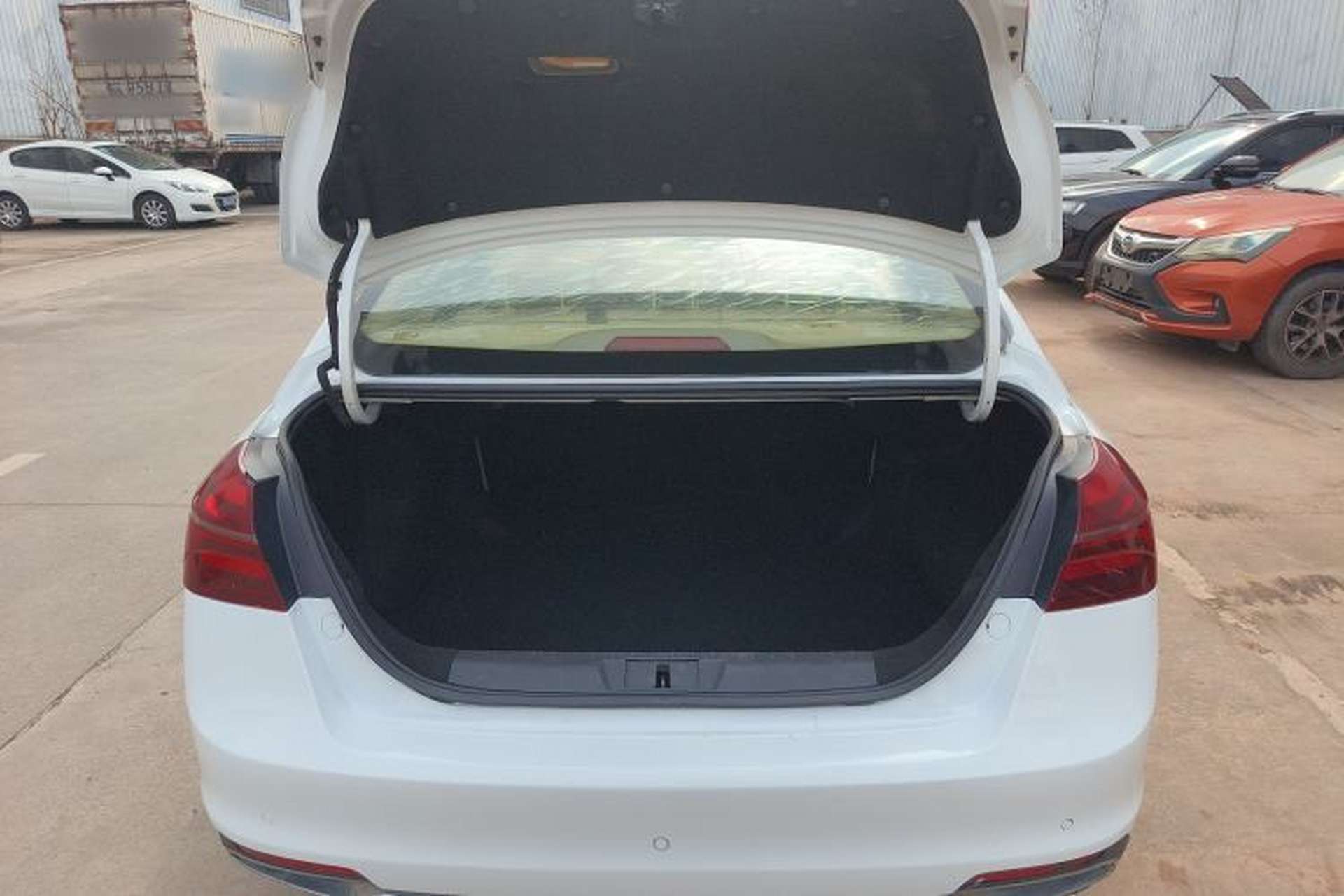 Used Geely Auto Emgrand 2018 1.5L Manual Luxury Model Trunk