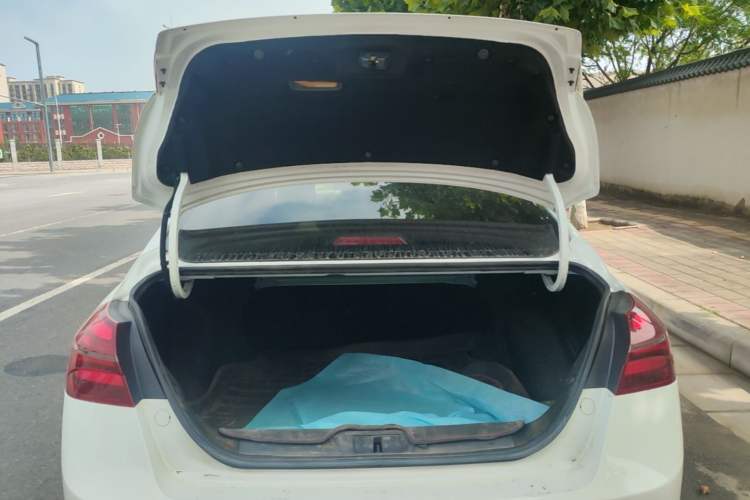 Used Geely Auto Emgrand 2018 1.5L CVT Upward Connect Edition Trunk