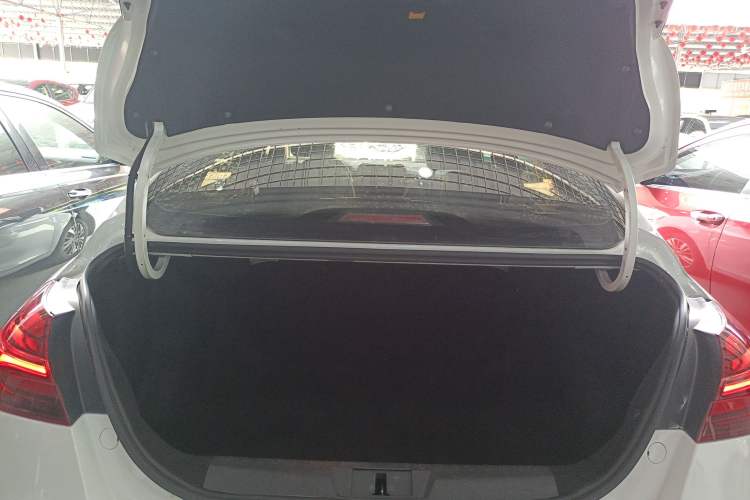 Used Geely Auto Emgrand 2018 1.5L CVT Upward Connect Edition Trunk