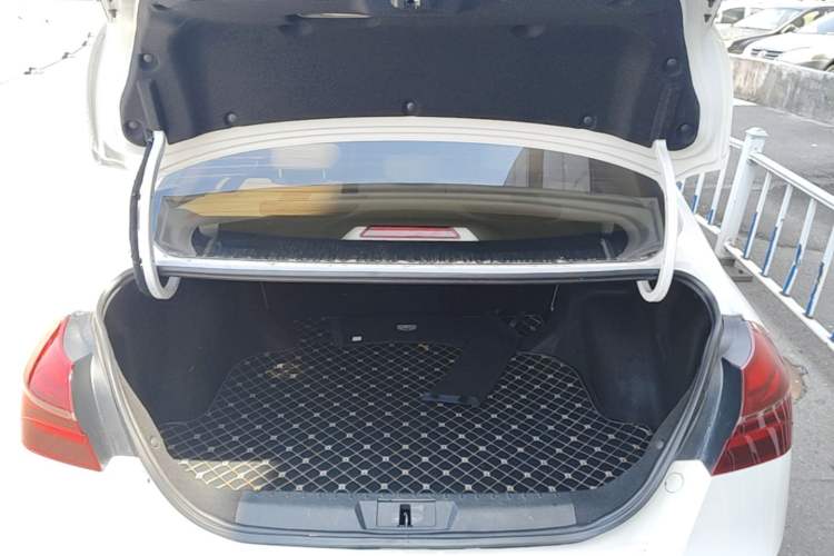Used Geely Auto Emgrand 2018 1.5L Manual Luxury Model Trunk