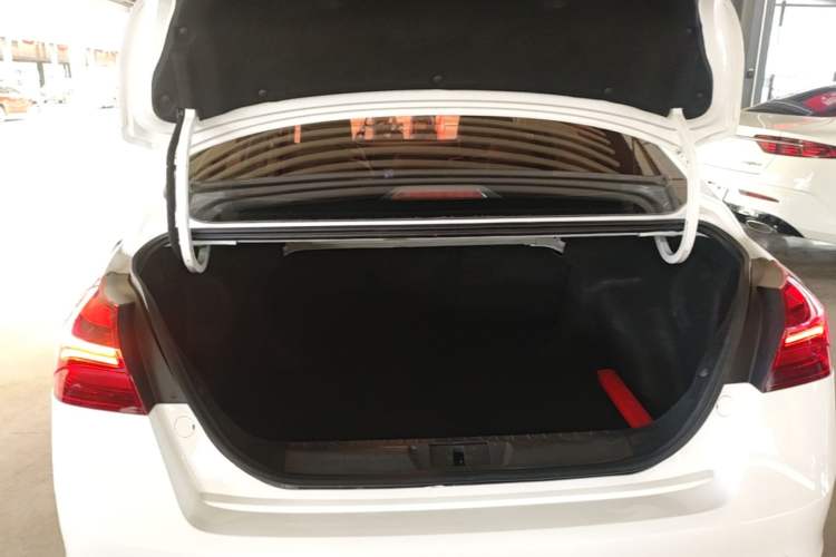 Used Geely Auto Emgrand 2018 1.5L Manual Upward Connect Edition Trunk