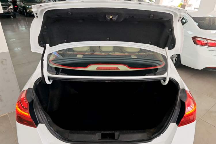 Used Geely Auto Emgrand 2018 1.5L Manual Luxury Model Trunk
