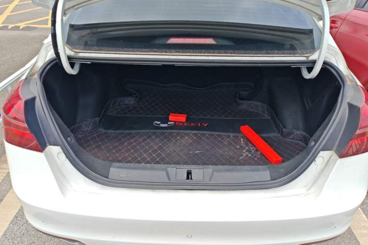Used Geely Auto Emgrand 2018 1.5L CVT Upward Connect Edition Trunk