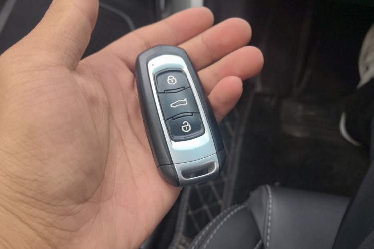 Used Geely Auto Emgrand 2018 1.5L CVT Upward Connect Edition Vehicle Key