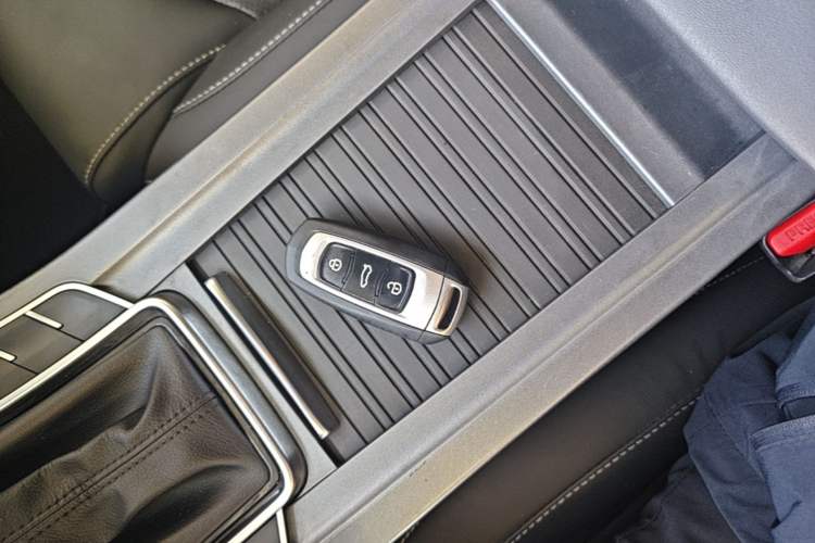 Used Geely Auto Emgrand 2018 1.5L CVT Upward Connect Edition Vehicle Key