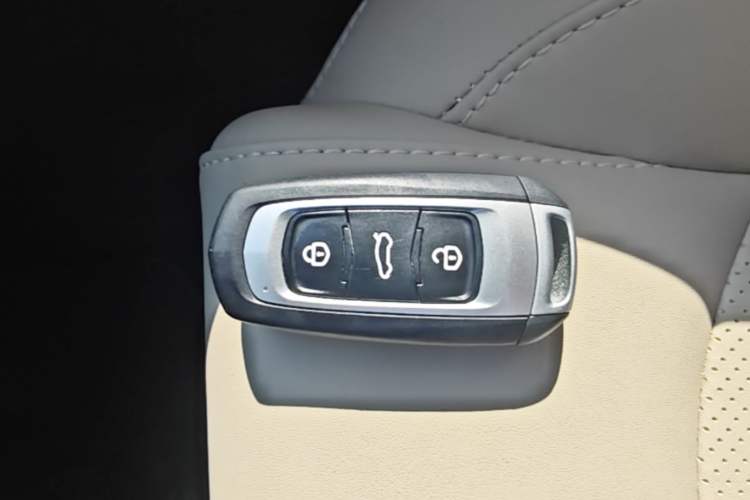 Used Geely Auto Emgrand 2018 1.5L CVT Luxury Model Vehicle Key