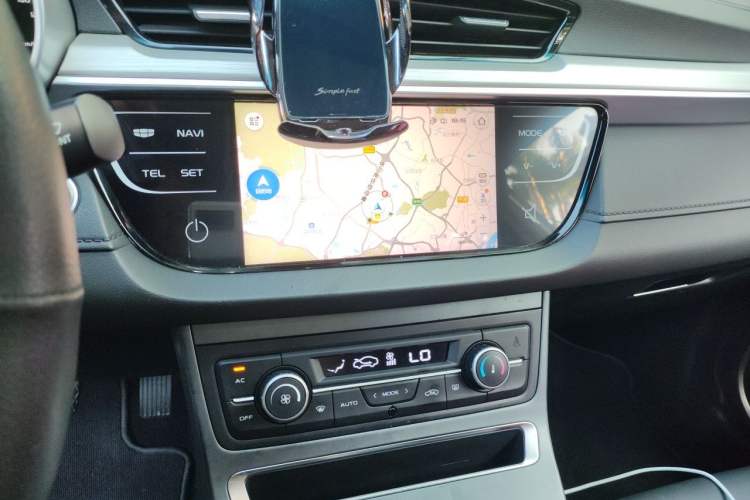 Used Geely Auto Emgrand 2018 1.5L Manual Upward Connect Edition Audio And AC Panel