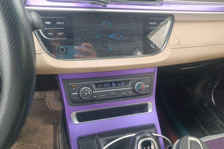 Used Geely Auto Emgrand 2018 1.5L Manual Luxury Model Audio And AC Panel