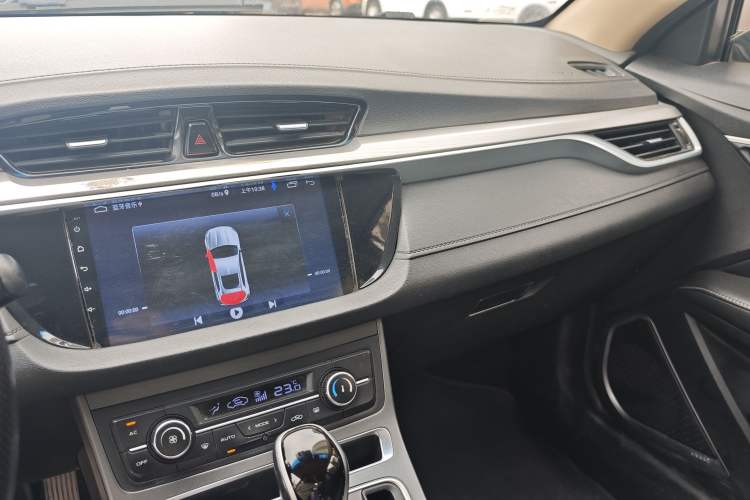 Used Geely Auto Emgrand 2018 1.5L CVT Upward Connect Edition Audio And AC Panel