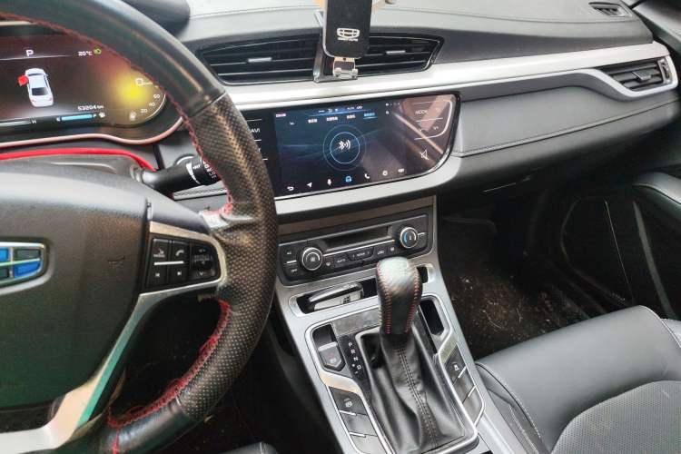 Used Geely Auto Emgrand 2018 1.5L CVT Upward Connect Edition Audio And AC Panel