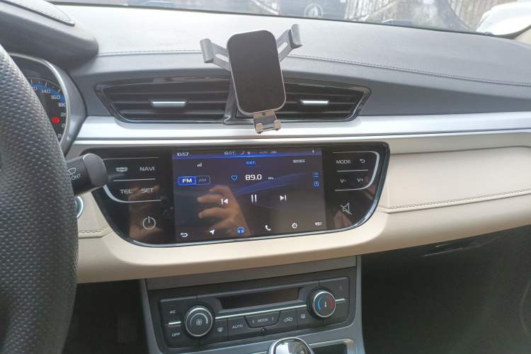 Used Geely Auto Emgrand 2018 1.5L CVT Luxury Model Audio And AC Panel