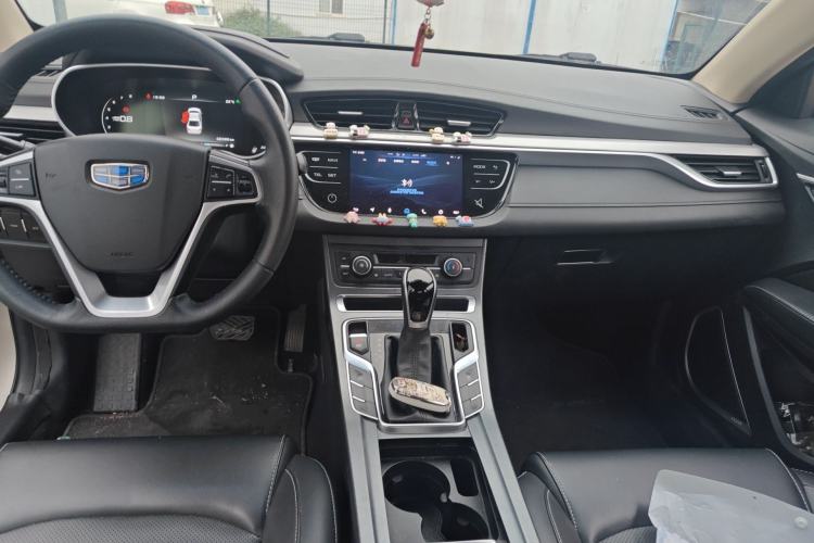 Used Geely Auto Emgrand 2018 1.5L CVT Upward Connect Edition Center Console