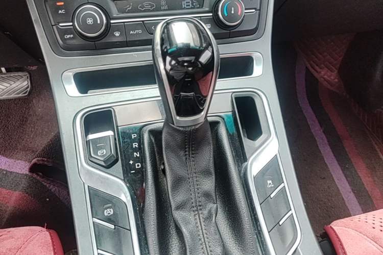Used Geely Auto Emgrand 2018 1.5L CVT Upward Connect Edition Gear Lever