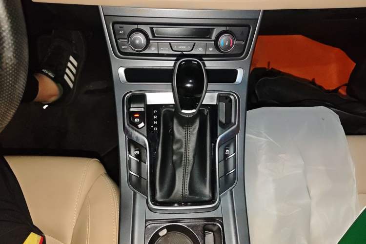 Used Geely Auto Emgrand 2018 1.5L CVT Luxury Model Gear Lever