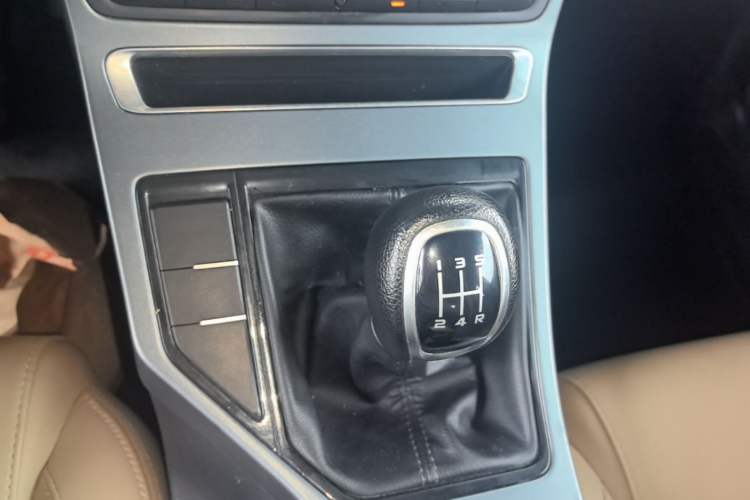 Used Geely Auto Emgrand 2018 1.5L Manual Luxury Model Gear Lever