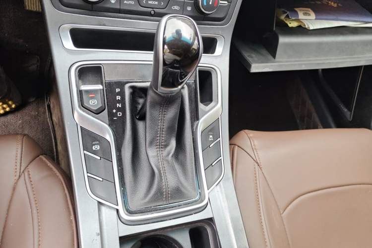 Used Geely Auto Emgrand 2018 1.5L CVT Upward Connect Edition Gear Lever