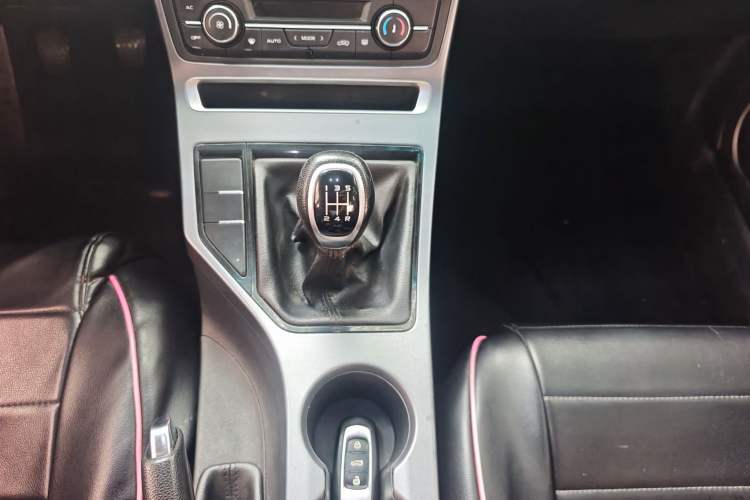 Used Geely Auto Emgrand 2018 1.5L Manual Upward Connect Edition Gear Lever