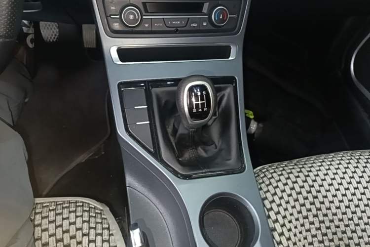 Used Geely Auto Emgrand 2018 1.5L Manual Luxury Model Gear Lever