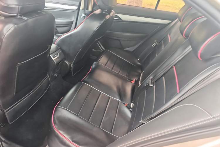 Used Geely Auto Emgrand 2018 1.5L Manual Upward Connect Edition Interior 2