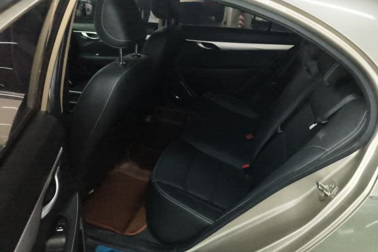 Used Geely Auto Emgrand 2018 1.5L CVT Upward Connect Edition Interior 4