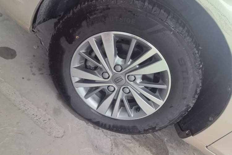 Used Geely Auto Emgrand 2018 1.5L Manual Luxury Model Left Front Wheel Hub
