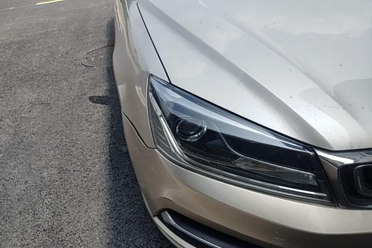 Used Geely Auto Emgrand 2018 1.5L CVT Upward Connect Edition Right Front Headlight